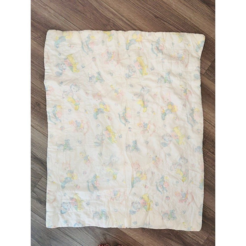 Vintage baby nursey infant comforter quilt pastel colors retro 80s